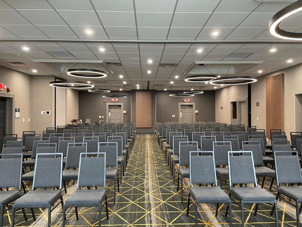 Holiday Inn Cleveland-Mayfield By Ihg Zewnętrze zdjęcie