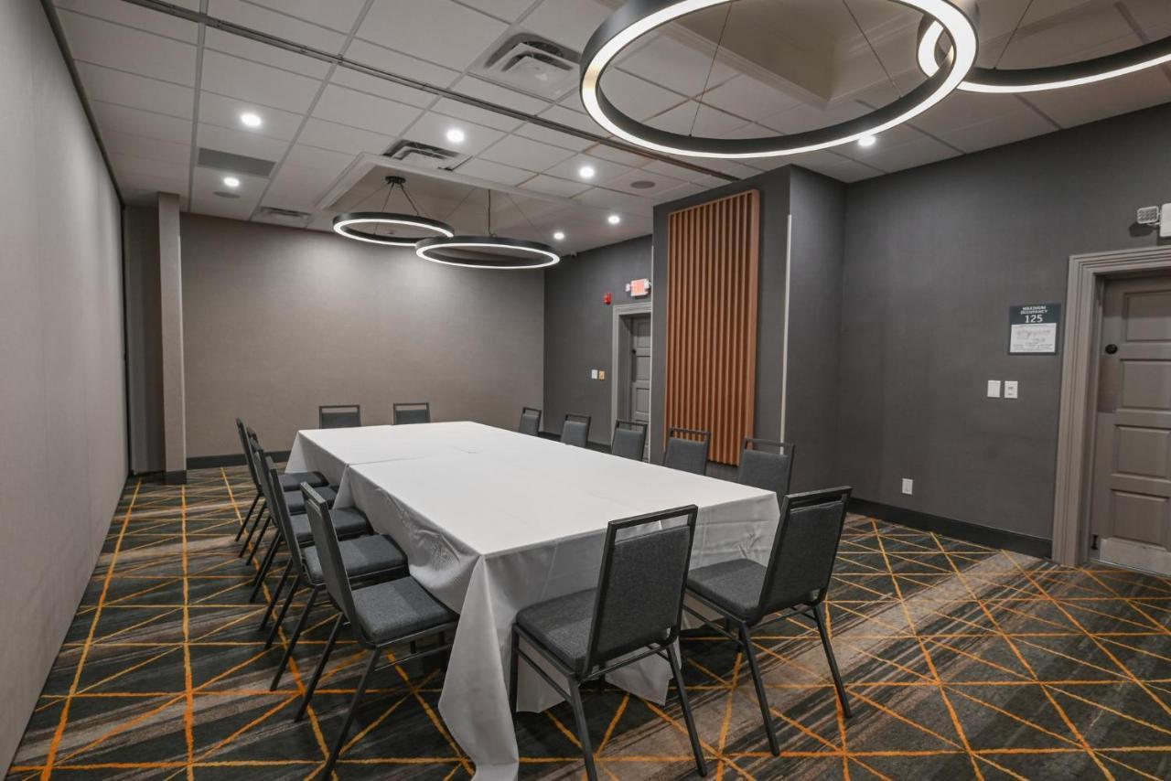 Holiday Inn Cleveland-Mayfield By Ihg Zewnętrze zdjęcie