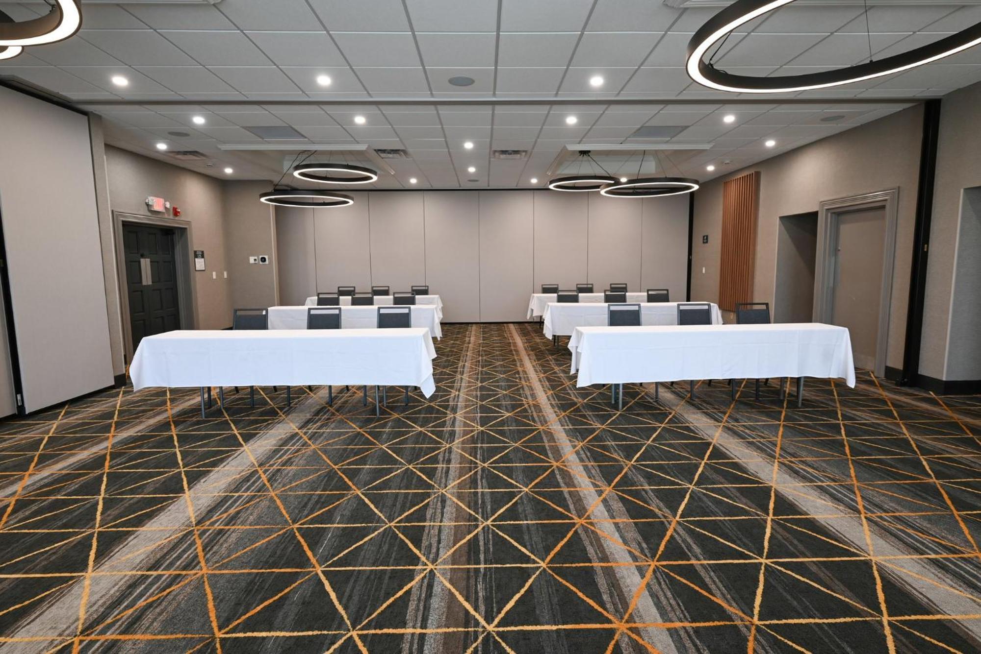Holiday Inn Cleveland-Mayfield By Ihg Zewnętrze zdjęcie