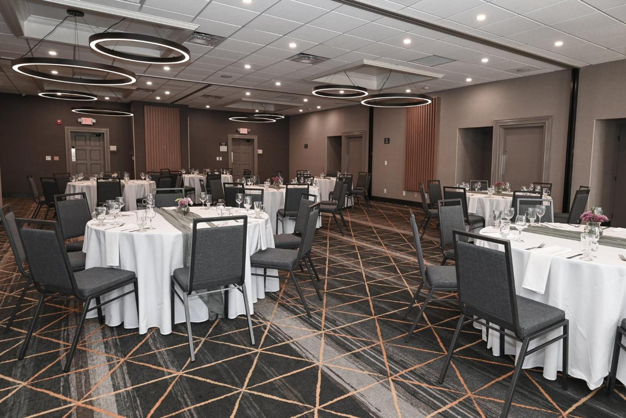 Holiday Inn Cleveland-Mayfield By Ihg Zewnętrze zdjęcie