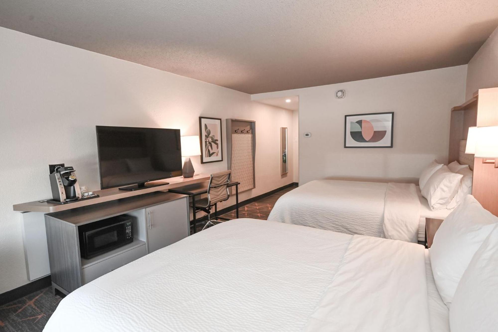 Holiday Inn Cleveland-Mayfield By Ihg Zewnętrze zdjęcie