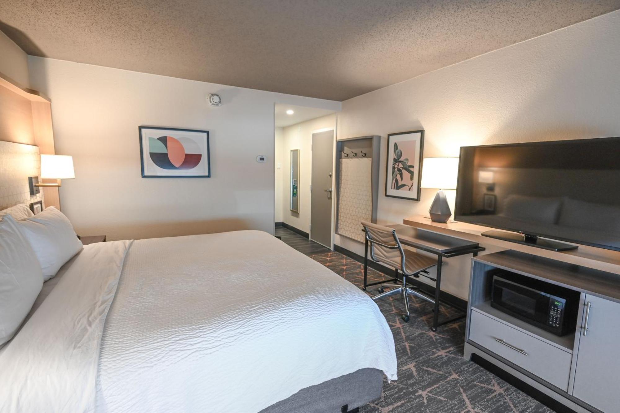 Holiday Inn Cleveland-Mayfield By Ihg Zewnętrze zdjęcie